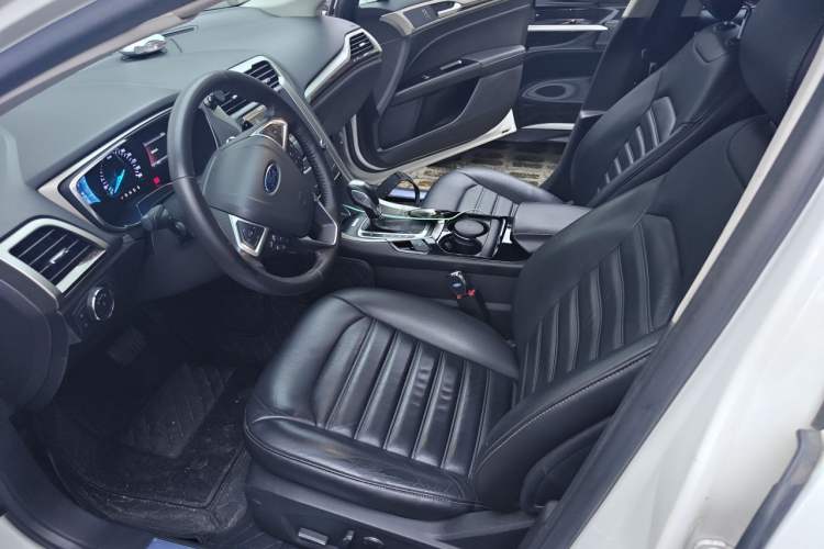 Used Ford Mondeo 2013 2.0L GTDi 200 Luxury Model Left Front Seat