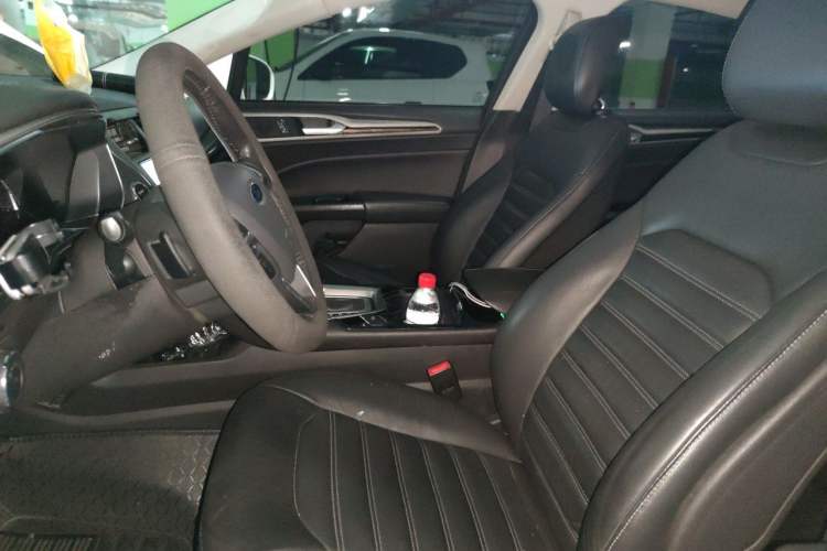 Used Ford Mondeo 2013 2.0L GTDi 200 Luxury Model Left Front Seat