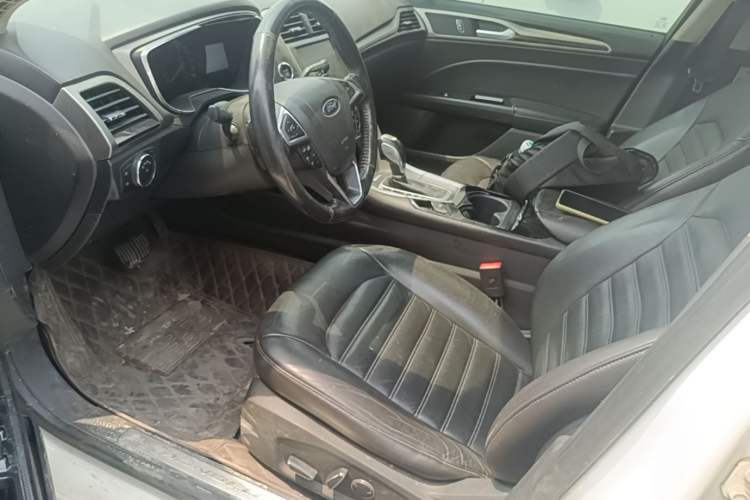 Used Ford Mondeo 2013 2.0L GTDi 200 Luxury Model Left Front Seat