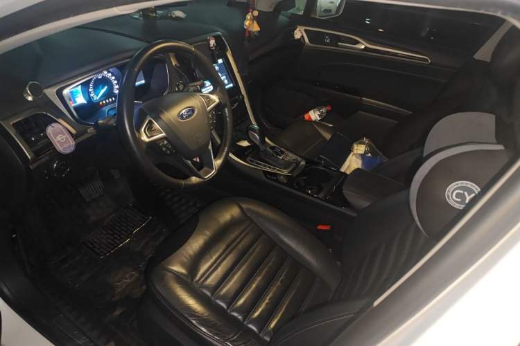 Used Ford Mondeo 2013 2.0L GTDi 200 Luxury Model Left Front Seat