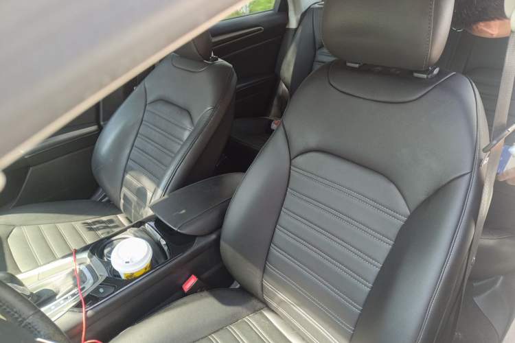 Used Ford Mondeo 2013 2.0L GTDi 200 Fashion Edition Left Front Seat