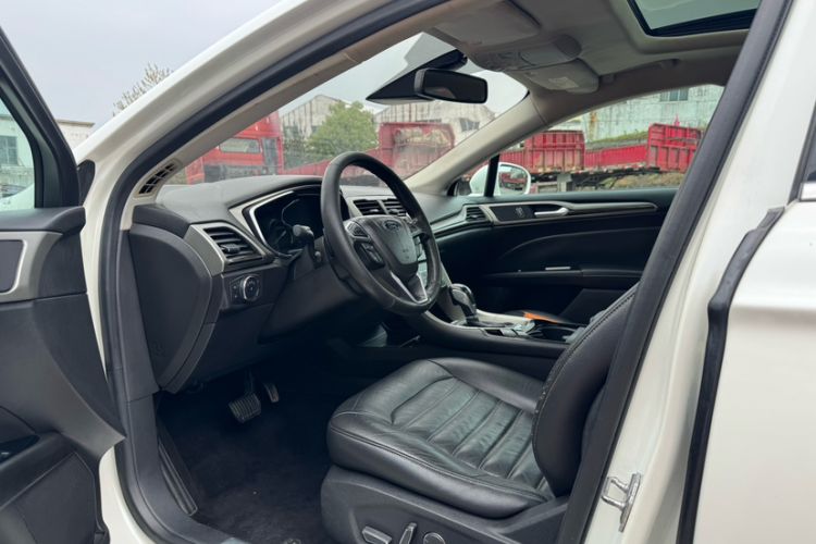 Used Ford Mondeo 2013 2.0L GTDi 200 Luxury Model Left Front Seat