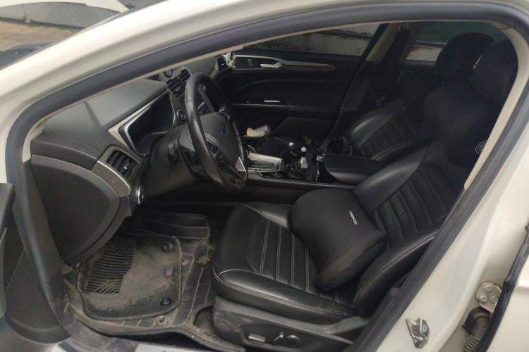 Used Ford Mondeo 2013 2.0L GTDi 200 Luxury Model Left Front Seat