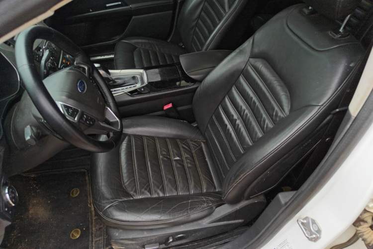 Used Ford Mondeo 2013 2.0L GTDi 200 Luxury Model Left Front Seat