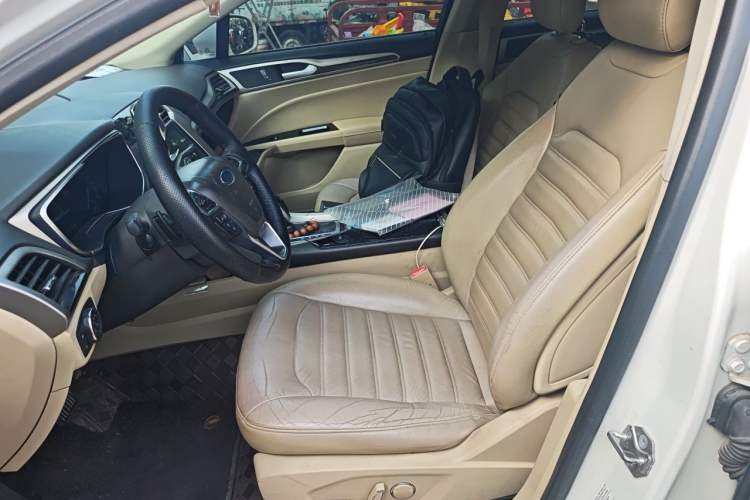 Used Ford Mondeo 2013 2.0L GTDi 200 Fashion Edition Left Front Seat