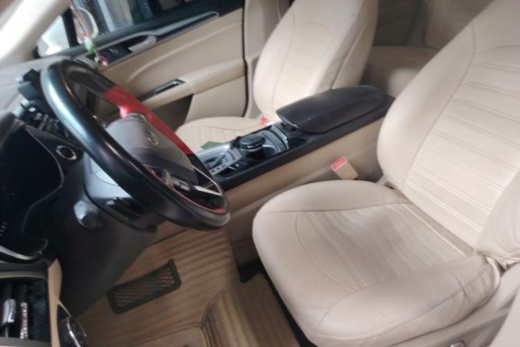 Used Ford Mondeo 2013 2.0L GTDi 200 Fashion Edition Left Front Seat