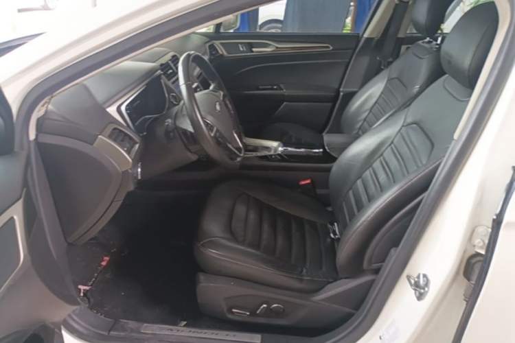 Used Ford Mondeo 2013 2.0L GTDi 200 Luxury Model Left Front Seat