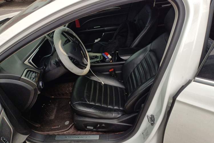 Used Ford Mondeo 2013 2.0L GTDi 200 Luxury Model Left Front Seat