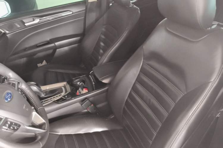 Used Ford Mondeo 2013 2.0L GTDi 200 Luxury Model Left Front Seat