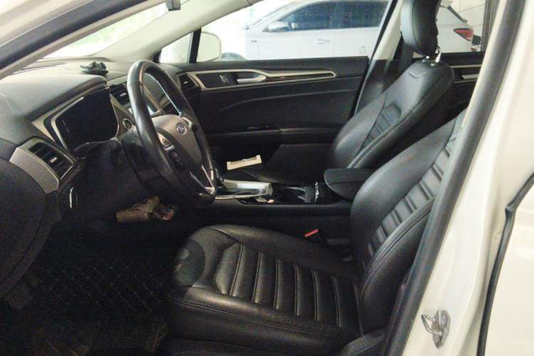 Used Ford Mondeo 2013 2.0L GTDi 200 Luxury Model Left Front Seat