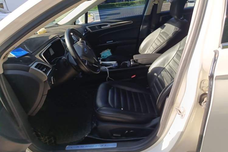 Used Ford Mondeo 2013 2.0L GTDi 200 Luxury Model Left Front Seat