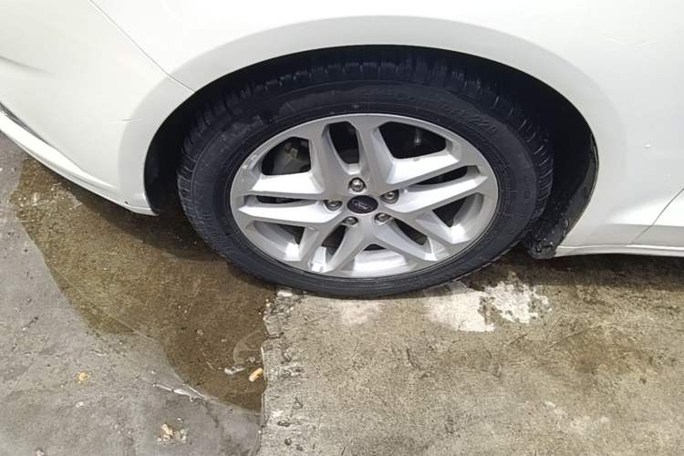 Used Ford Mondeo 2013 1.5L GTDi180 Fashion Edition Left Front Wheel Hub