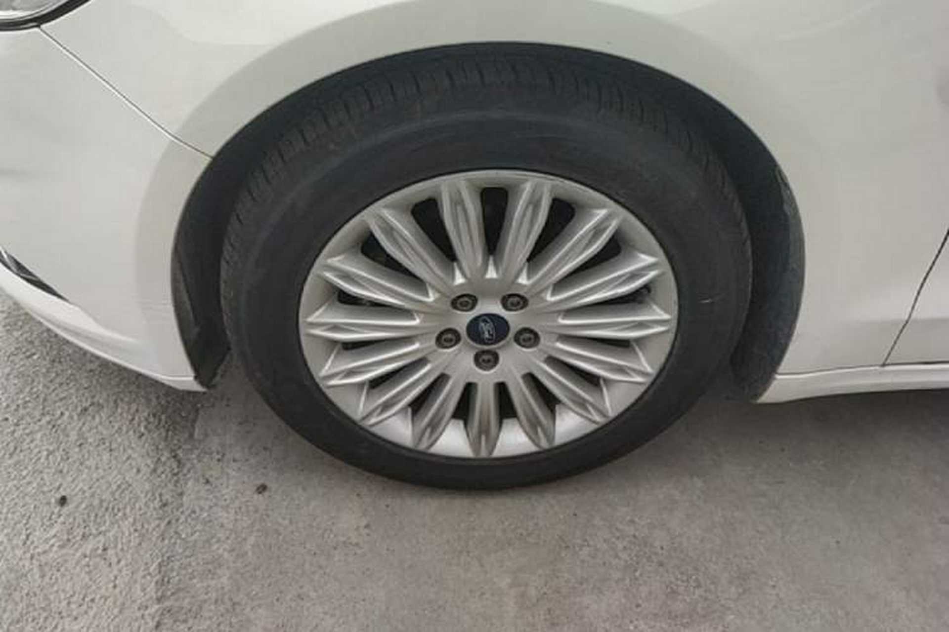 Used Ford Mondeo 2013 2.0L GTDi 200 Fashion Edition Left Front Wheel Hub