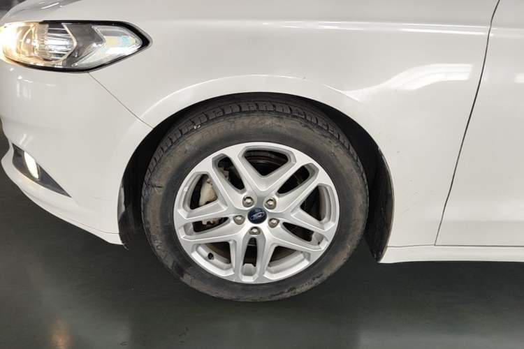 Used Ford Mondeo 2013 1.5L GTDi180 Fashion Edition Left Front Wheel Hub