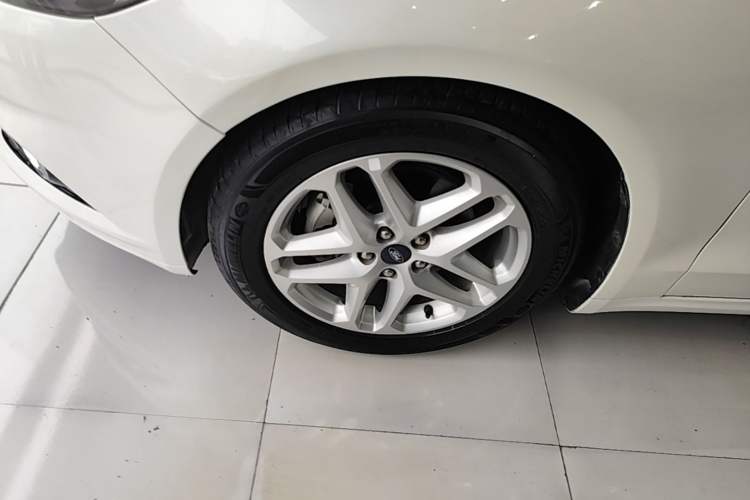 Used Ford Mondeo 2013 1.5L GTDi180 Fashion Edition Left Front Wheel Hub