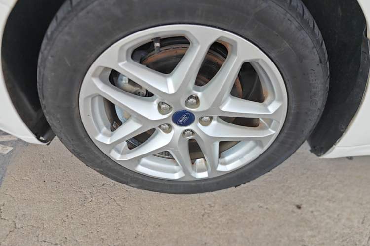Used Ford Mondeo 2013 1.5L GTDi180 Fashion Edition Left Front Wheel Hub