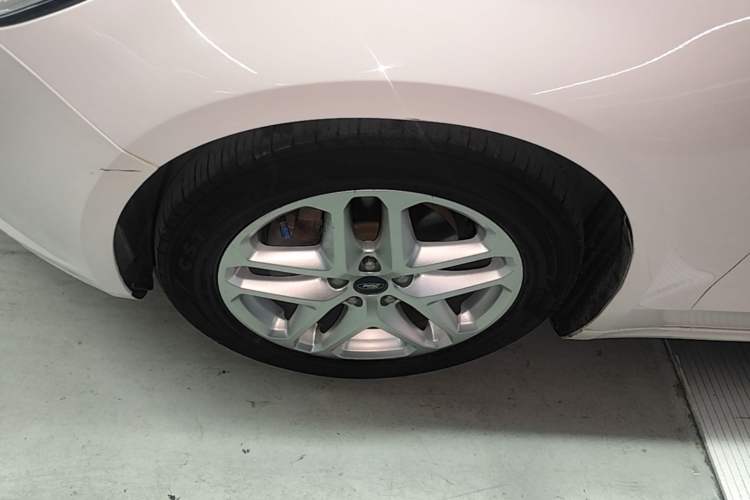 Used Ford Mondeo 2013 1.5L GTDi180 Fashion Edition Left Front Wheel Hub