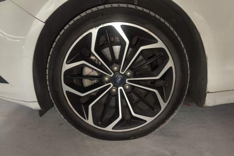 Used Ford Mondeo 2013 1.5L GTDi180 Fashion Edition Left Front Wheel Hub