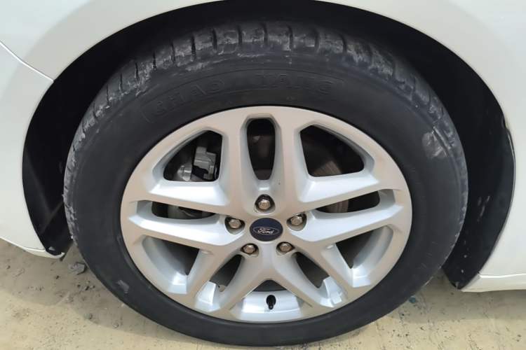 Used Ford Mondeo 2013 1.5L GTDi180 Fashion Edition Left Front Wheel Hub
