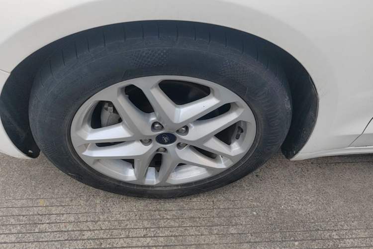 Used Ford Mondeo 2013 1.5L GTDi180 Fashion Edition Left Front Wheel Hub