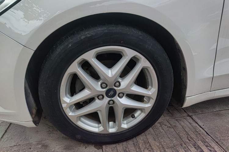 Used Ford Mondeo 2013 1.5L GTDi180 Fashion Edition Left Front Wheel Hub