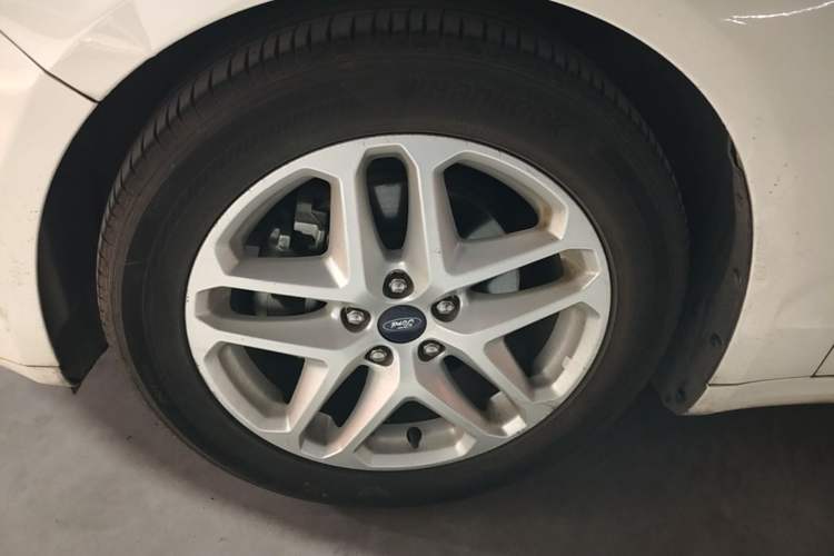 Used Ford Mondeo 2013 1.5L GTDi180 Fashion Edition Left Front Wheel Hub