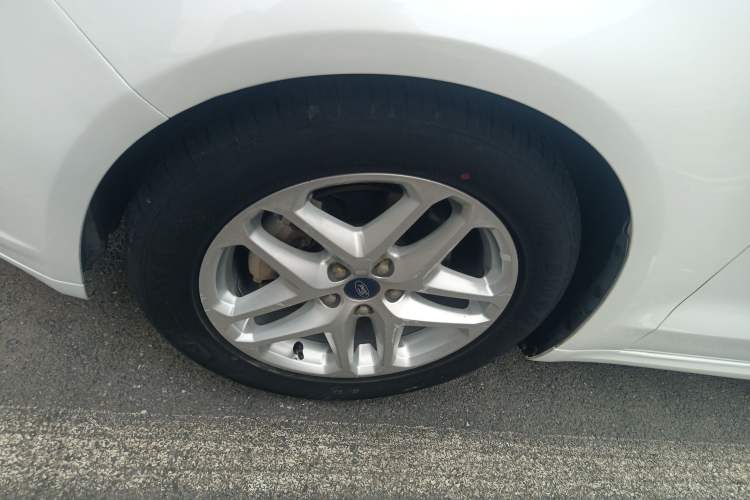 Used Ford Mondeo 2013 1.5L GTDi180 Fashion Edition Left Front Wheel Hub