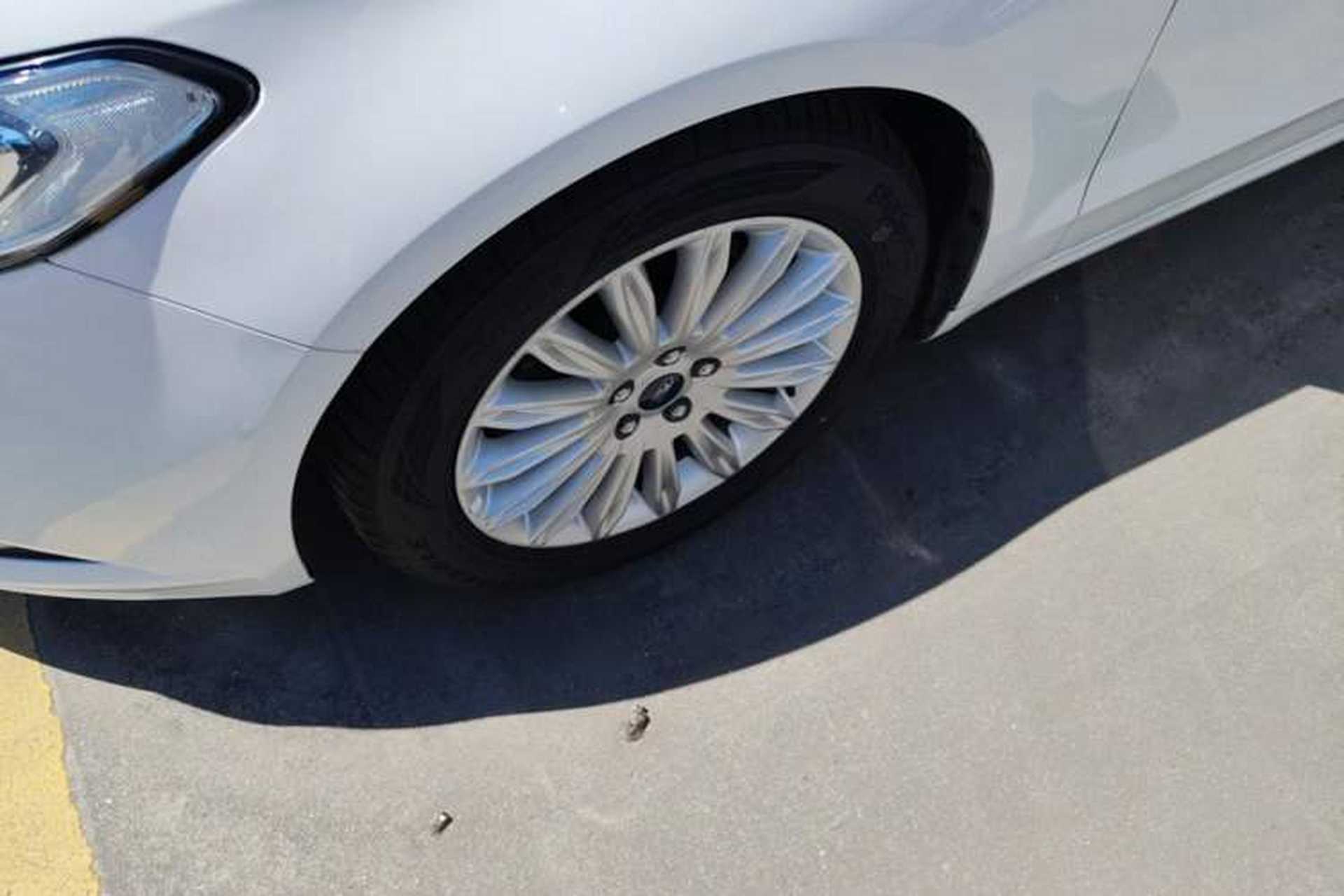 Used Ford Mondeo 2013 2.0L GTDi 200 Fashion Edition Left Front Wheel Hub