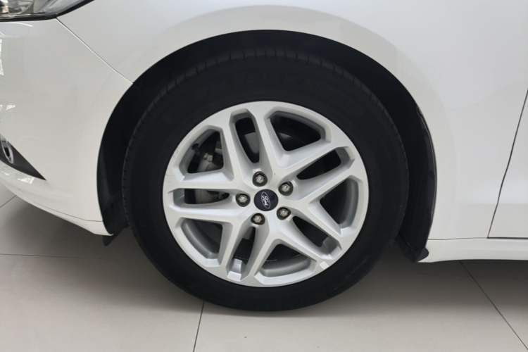 Used Ford Mondeo 2013 1.5L GTDi180 Fashion Edition Left Front Wheel Hub