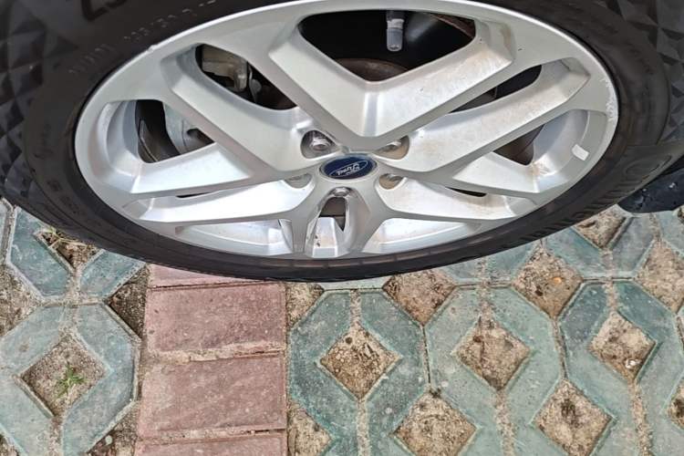 Used Ford Mondeo 2013 1.5L GTDi180 Fashion Edition Left Front Wheel Hub
