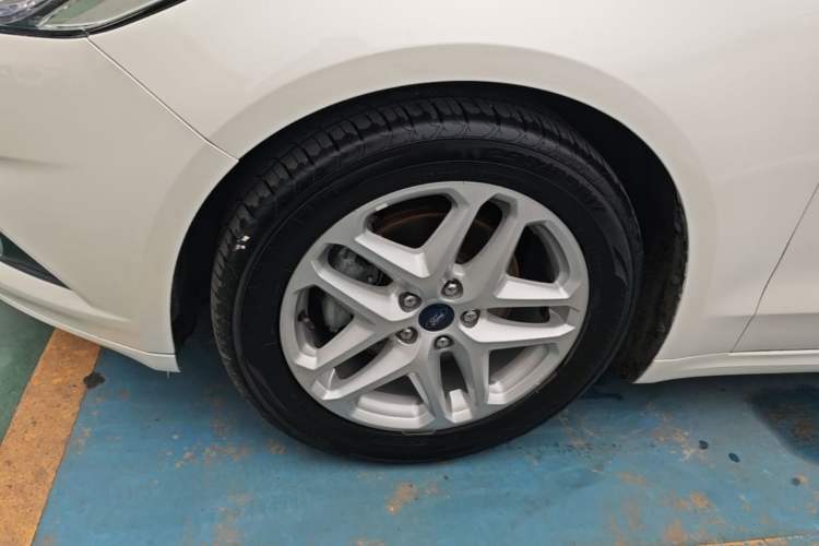 Used Ford Mondeo 2013 1.5L GTDi180 Fashion Edition Left Front Wheel Hub