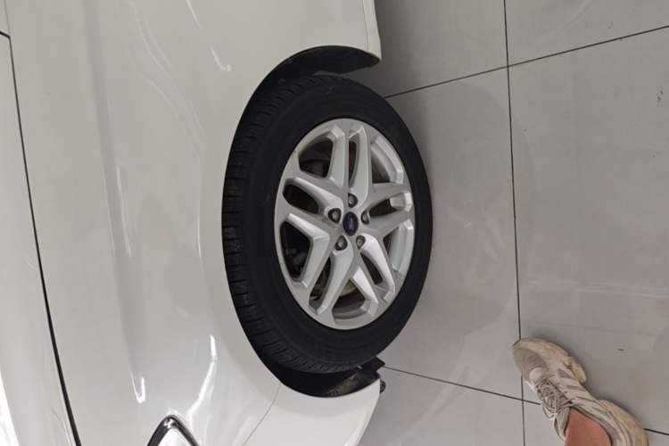 Used Ford Mondeo 2013 1.5L GTDi180 Fashion Edition Left Front Wheel Hub