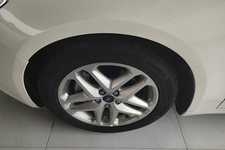 Used Ford Mondeo 2013 1.5L GTDi180 Fashion Edition Left Front Wheel Hub