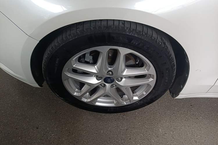 Used Ford Mondeo 2013 1.5L GTDi180 Fashion Edition Left Front Wheel Hub