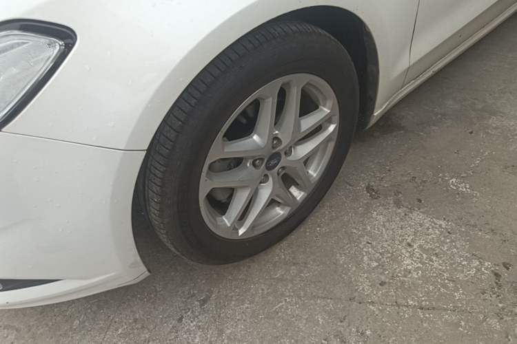 Used Ford Mondeo 2013 1.5L GTDi180 Fashion Edition Left Front Wheel Hub