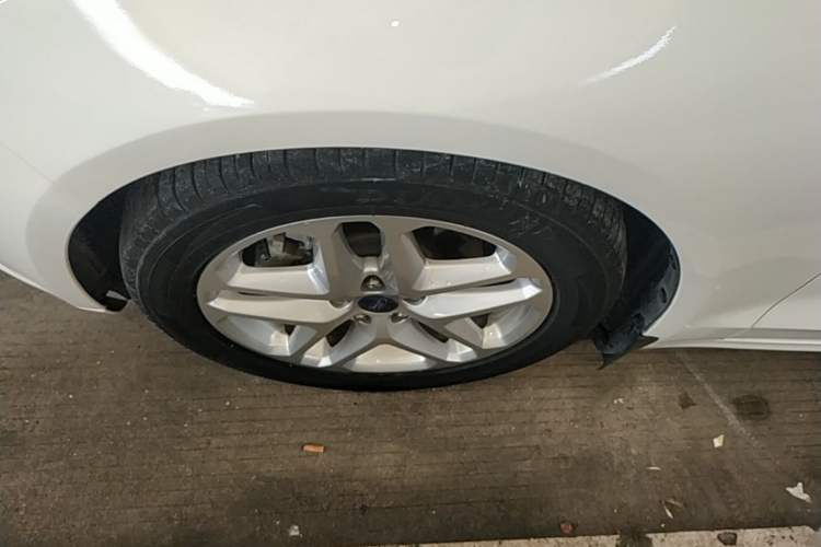 Used Ford Mondeo 2013 1.5L GTDi180 Fashion Edition Left Front Wheel Hub