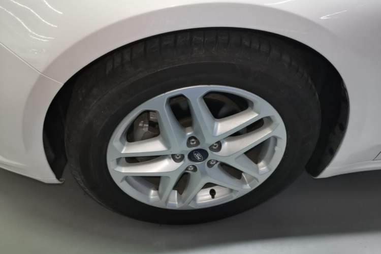 Used Ford Mondeo 2013 1.5L GTDi180 Fashion Edition Left Front Wheel Hub