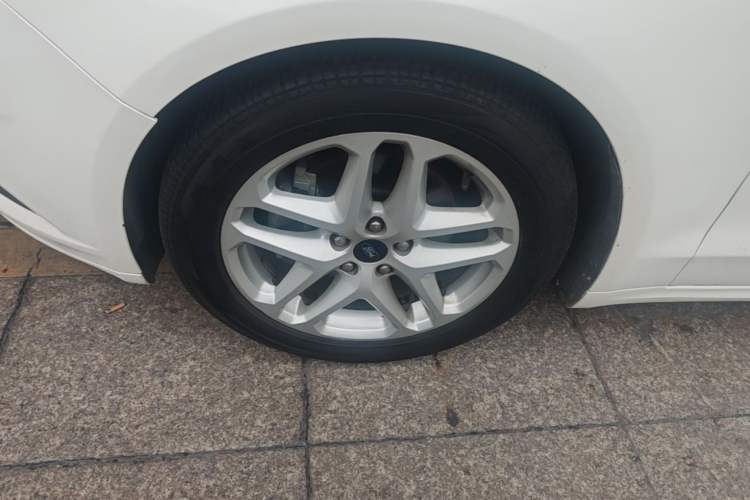 Used Ford Mondeo 2013 1.5L GTDi180 Fashion Edition Left Front Wheel Hub