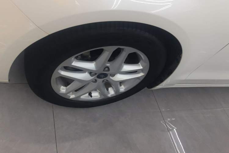 Used Ford Mondeo 2013 1.5L GTDi180 Fashion Edition Left Front Wheel Hub