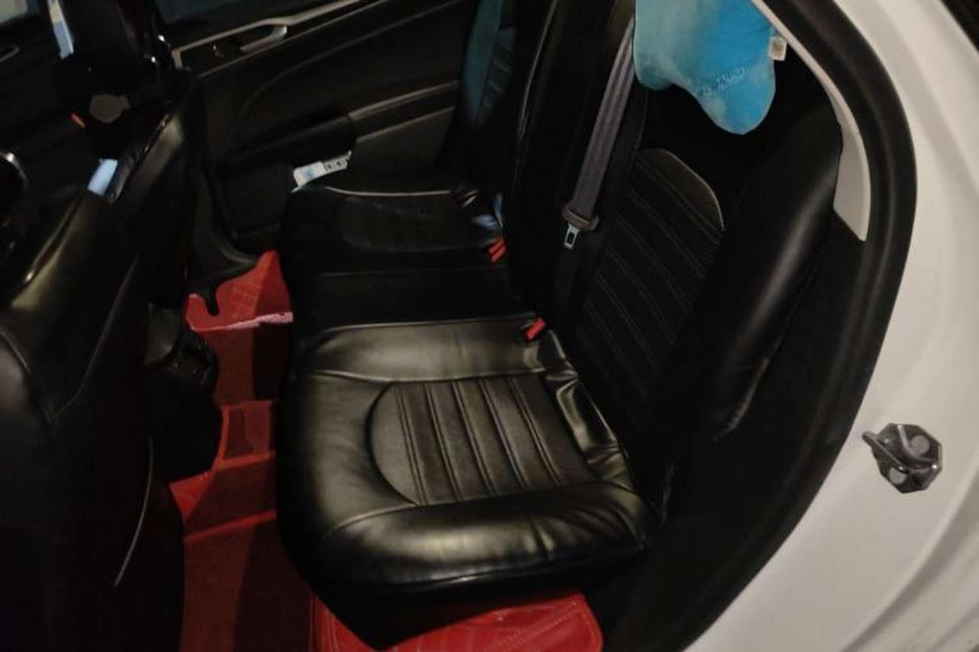 Used Ford Mondeo 2013 2.0L GTDi 200 Fashion Edition Left Rear Seat