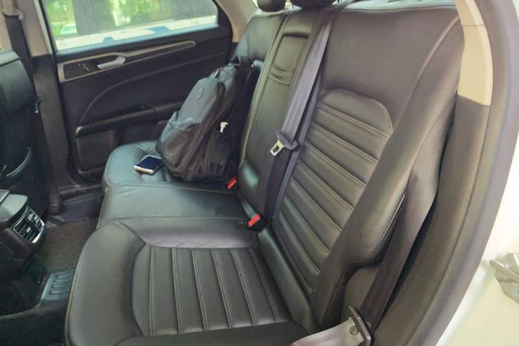 Used Ford Mondeo 2013 2.0L GTDi 200 Fashion Edition Left Rear Seat