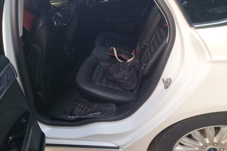 Used Ford Mondeo 2013 2.0L GTDi 200 Fashion Edition Left Rear Seat