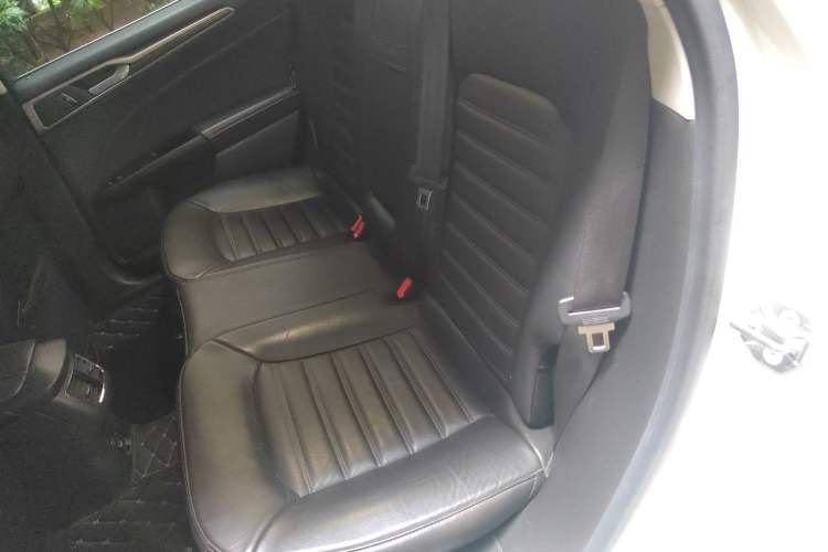 Used Ford Mondeo 2013 2.0L GTDi 200 Fashion Edition Left Rear Seat