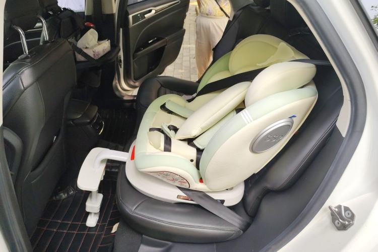 Used Ford Mondeo 2013 2.0L GTDi 200 Luxury Model Left Rear Seat
