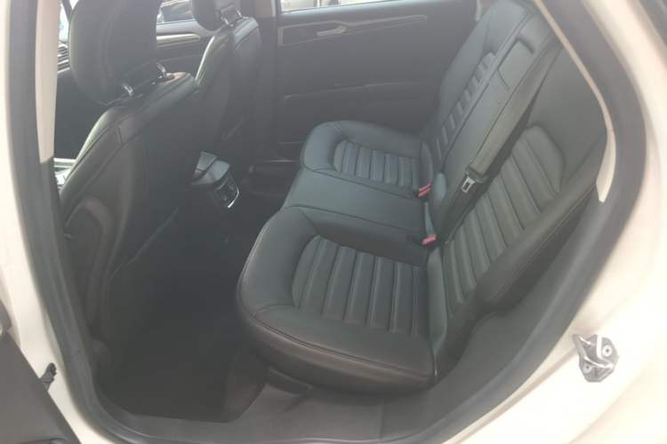 Used Ford Mondeo 2013 2.0L GTDi 200 Fashion Edition Left Rear Seat