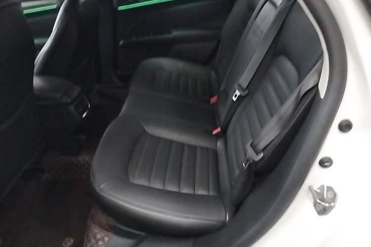 Used Ford Mondeo 2013 2.0L GTDi 200 Luxury Model Left Rear Seat