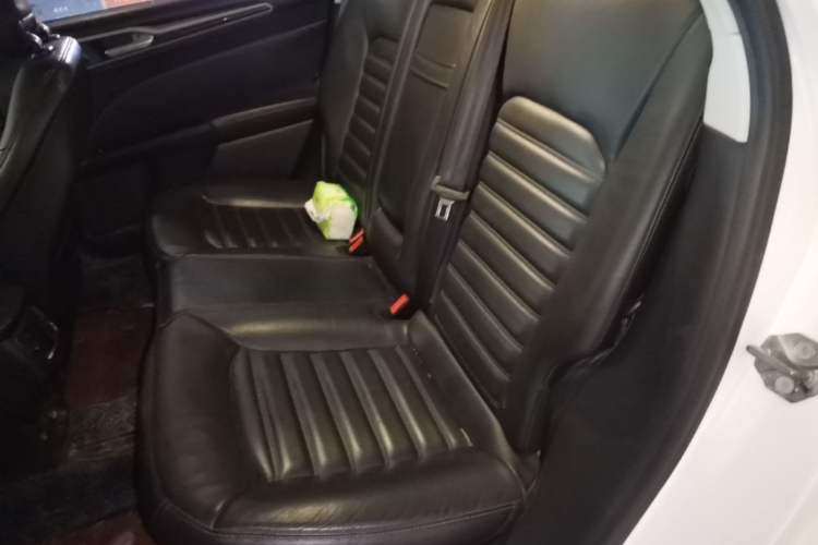 Used Ford Mondeo 2013 2.0L GTDi 200 Fashion Edition Left Rear Seat
