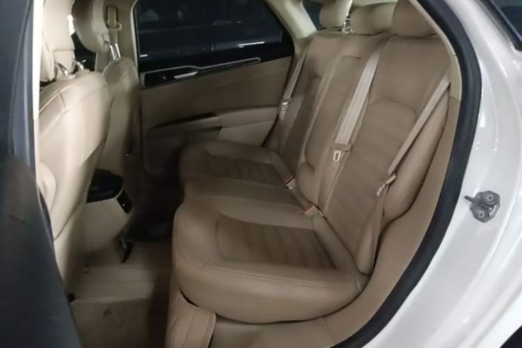 Used Ford Mondeo 2013 2.0L GTDi 200 Fashion Edition Left Rear Seat