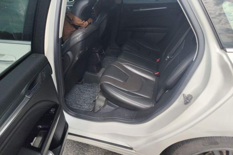 Used Ford Mondeo 2013 2.0L GTDi240 Luxury Sport Model Left Rear Seat