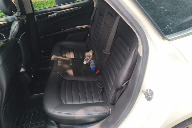 Used Ford Mondeo 2013 2.0L GTDi 200 Luxury Model Left Rear Seat